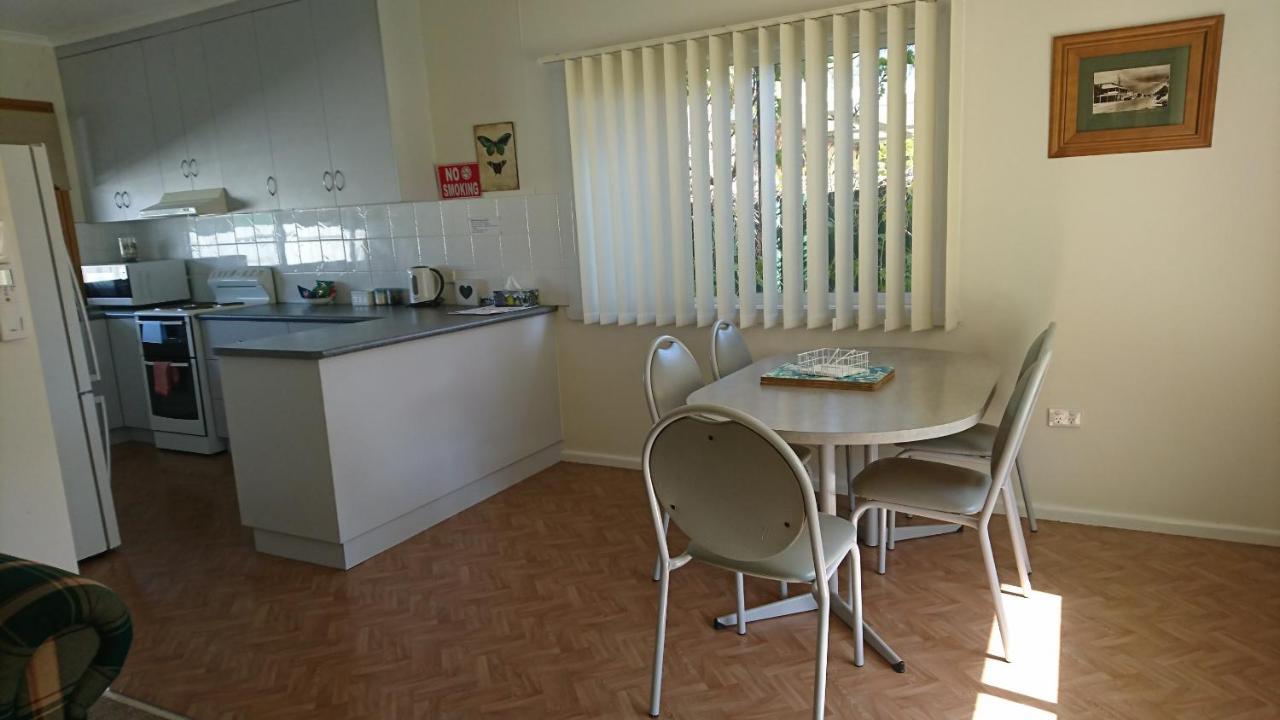 The Convent Boutique Accommodation Хей Екстериор снимка