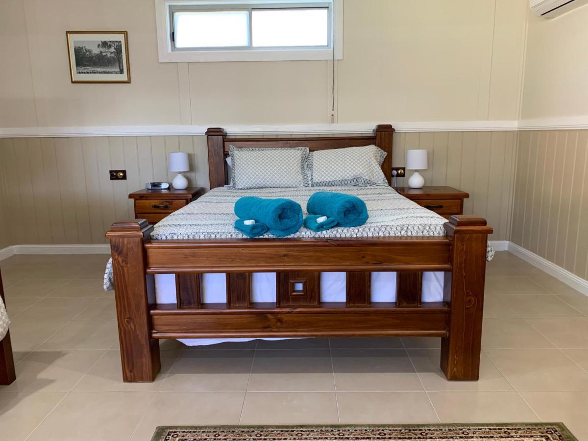 The Convent Boutique Accommodation Хей Екстериор снимка